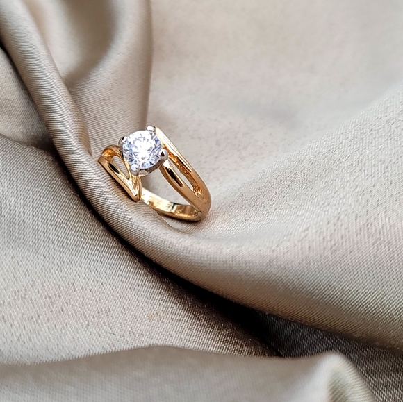 Vintage 18khge cz ring size 5 - Picture 8 of 8